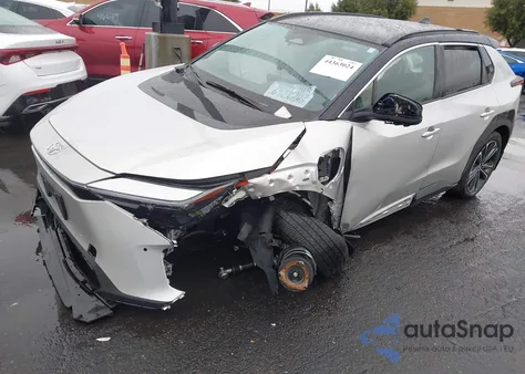 2024 Toyota Bz4X Limited z USA, uszkodzony, nr VIN JTMABACA3RA064789